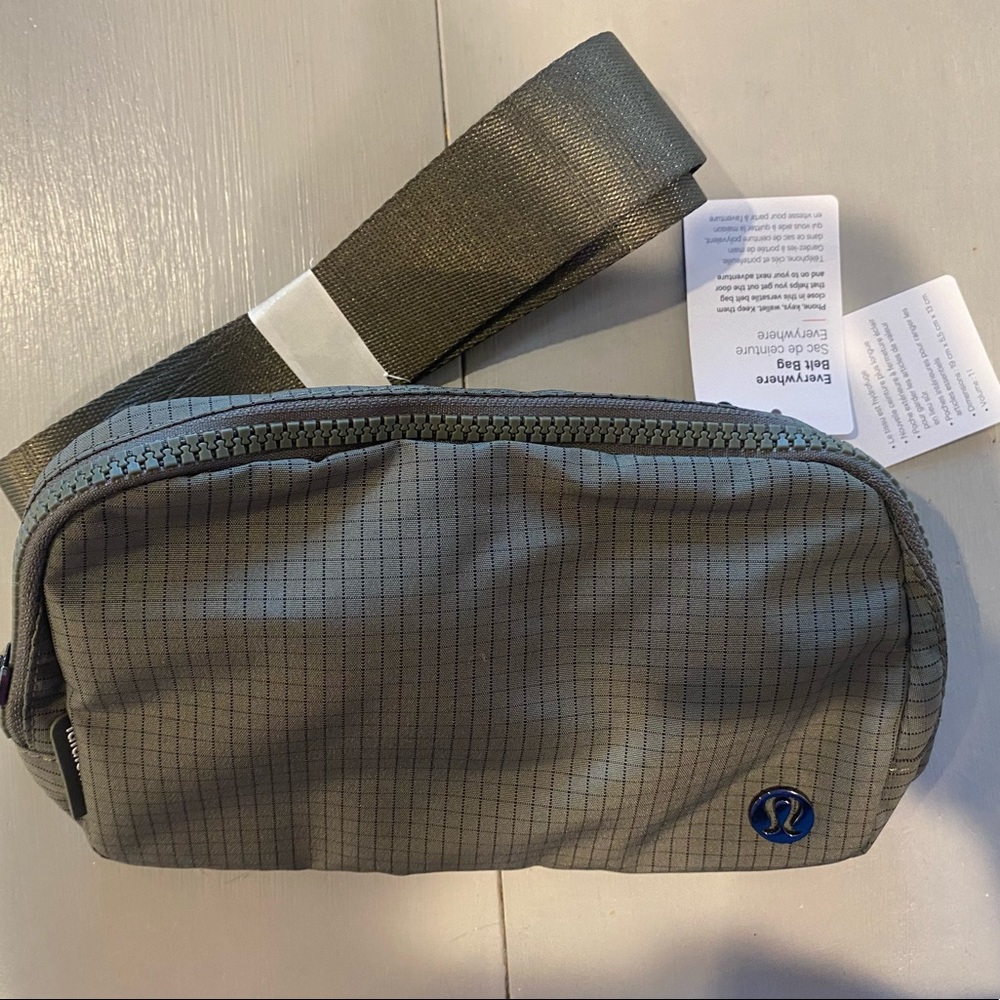 Lululemon Everywhere Belt Bag